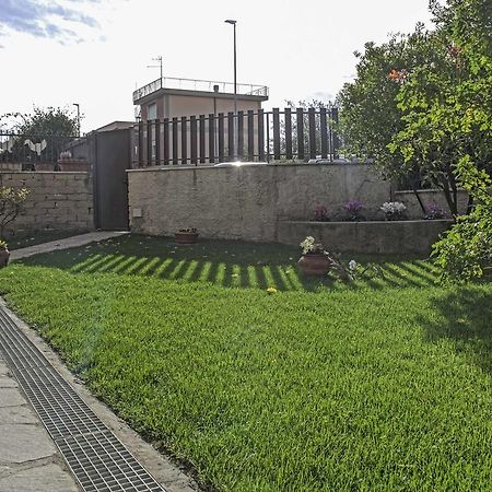 לינה וארוחת בוקר אצ'יליה Il Giardino Dell'Eden מראה חיצוני תמונה