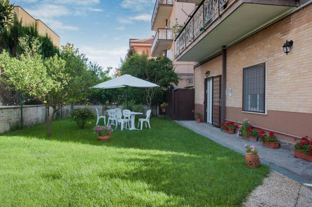 לינה וארוחת בוקר אצ'יליה Il Giardino Dell'Eden מראה חיצוני תמונה